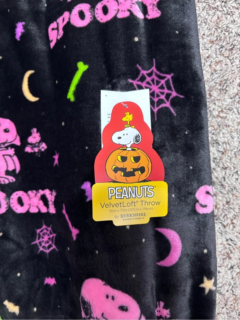 Peanuts Snoopy Woodstock NEON Pink Halloween 50 x 70